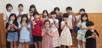 完成した作品をもって集合写真